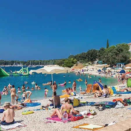 1 Bedroom Lovely In Apartman Pula